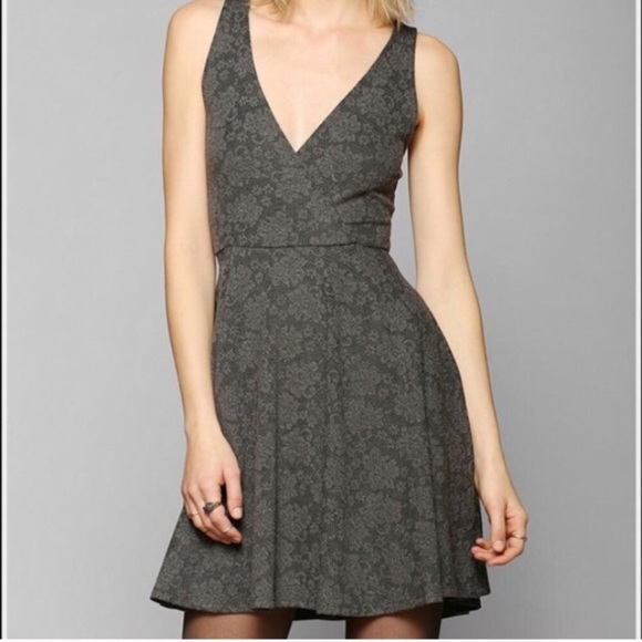 Urban Outfitters Dresses & Skirts - 🌵 UO Pins And Needles Gray Surplice Skater Dress